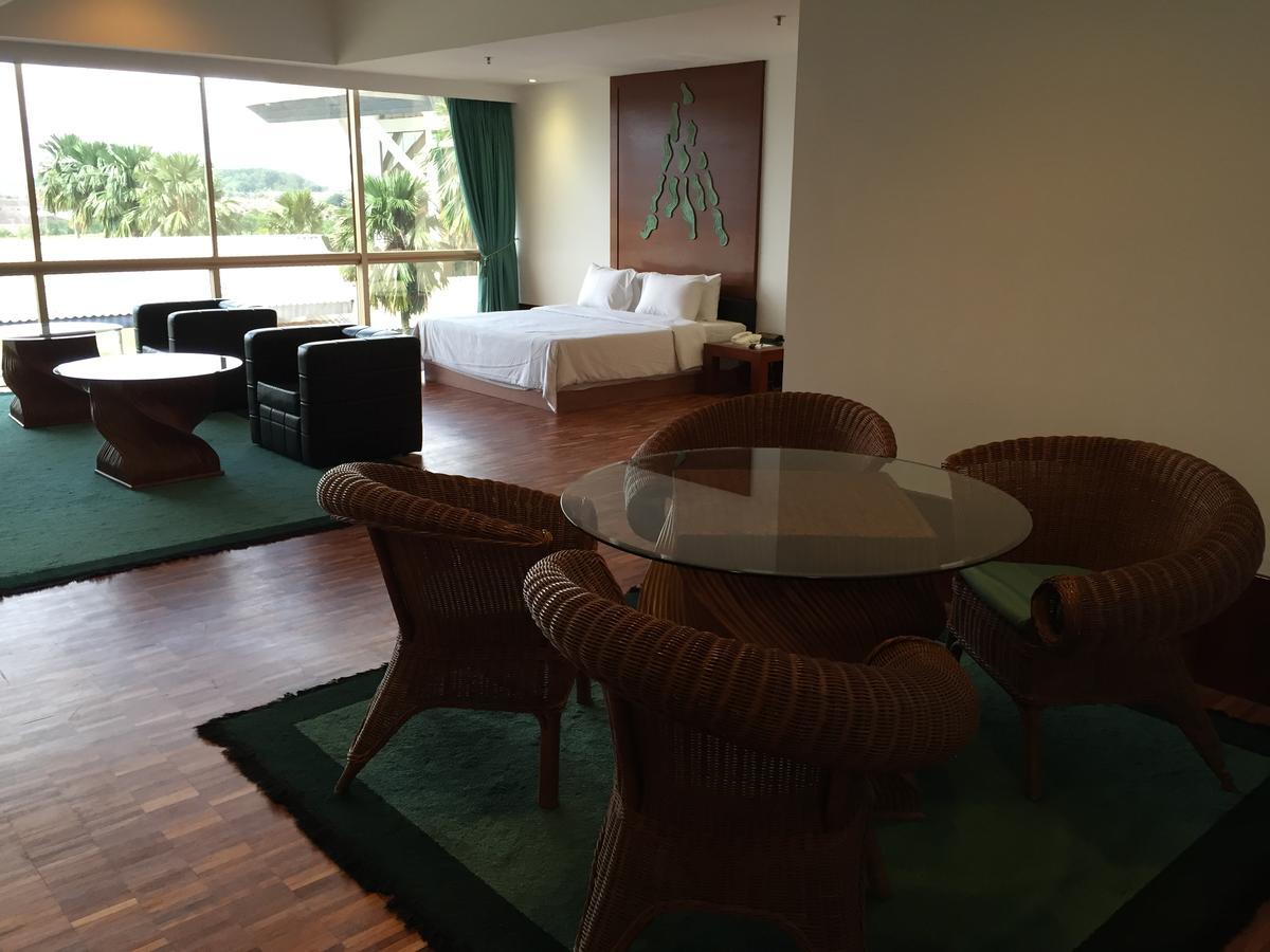 Tempat peranginan Austin Heights Golf & 3*
